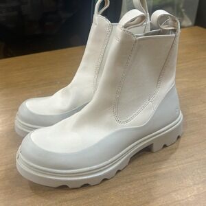 Ecco Boots Womens Size 5.5 / 36 White Grainer Chelsea Ankle Chunky Lug Sole